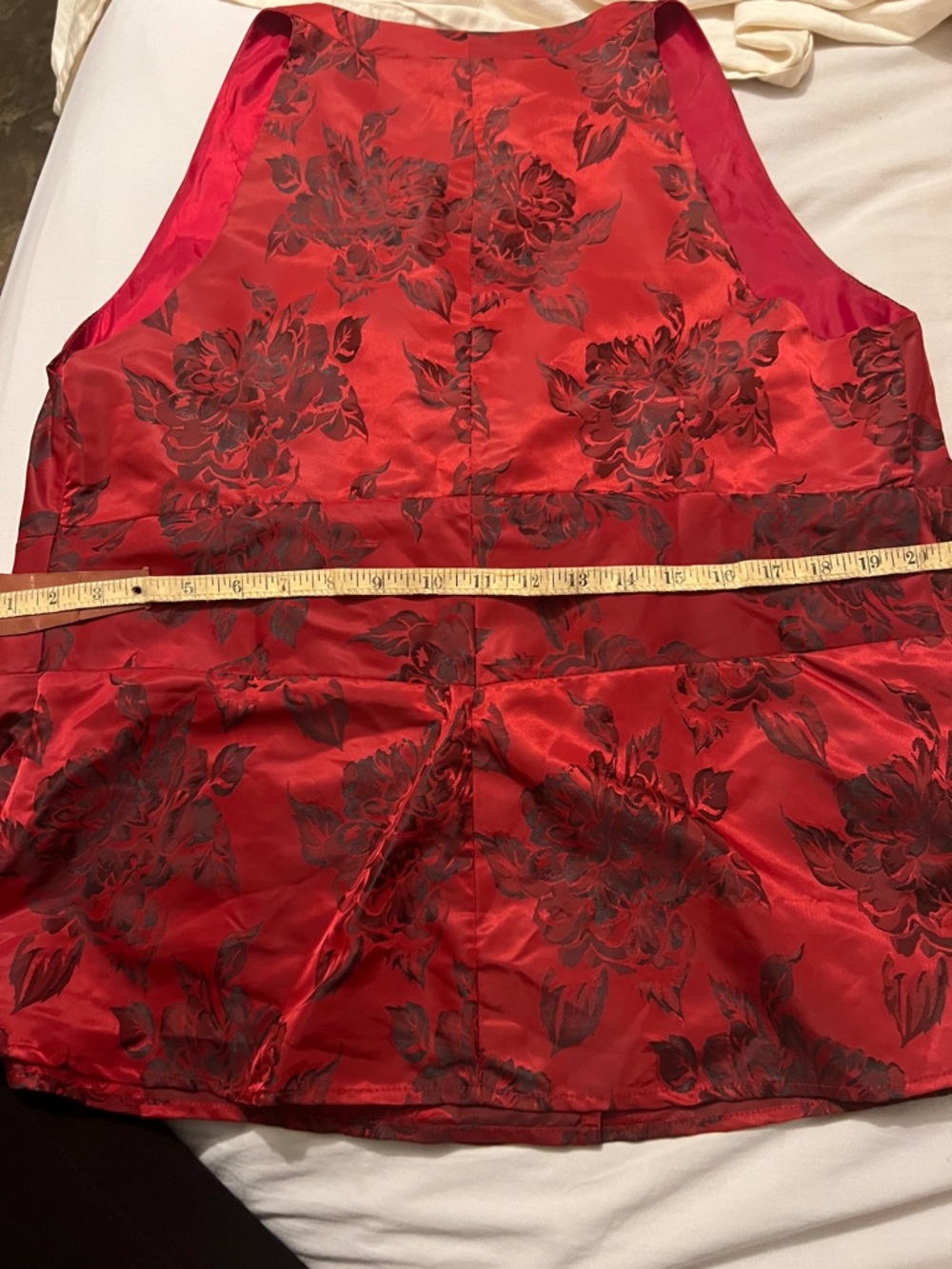 Sleeveless floral top - Picture 10 of 11